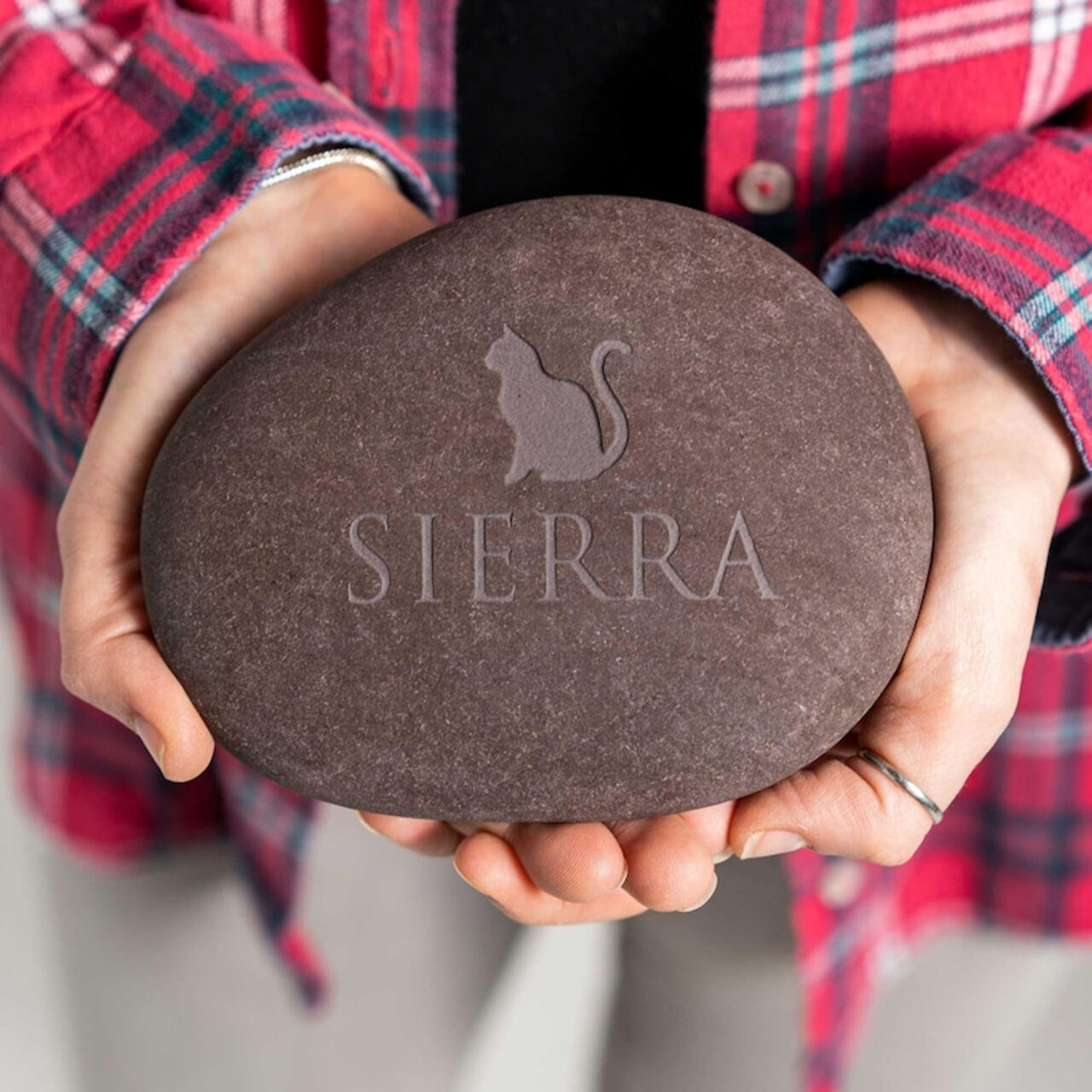 ersonalised Paw Print Pet Memorial Pebble - Engraved Dog or Cat Memory Stone - Beloved Lost Pet Gift - Pet Remembrance Stone